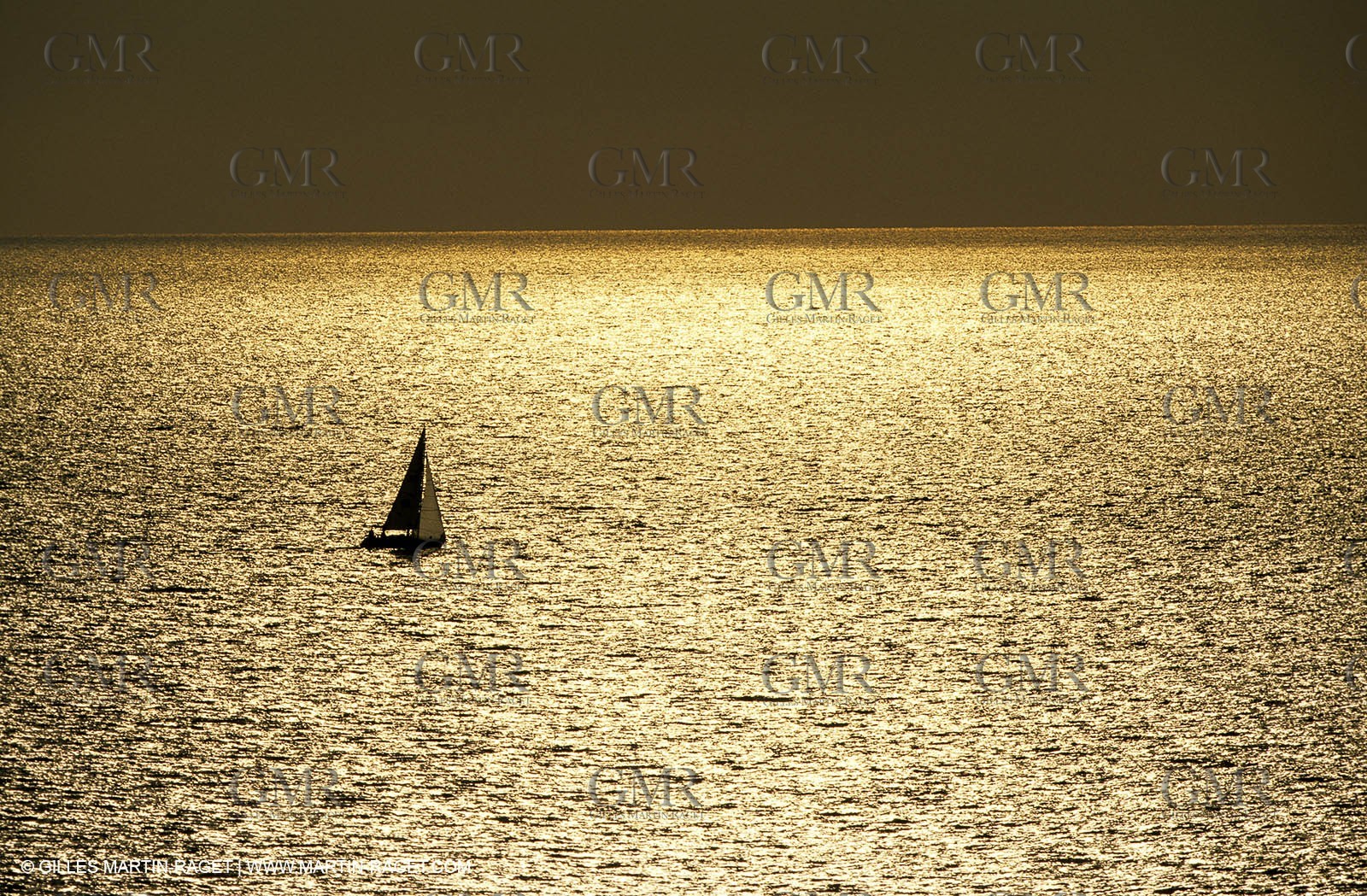 Crusing monohull sailing