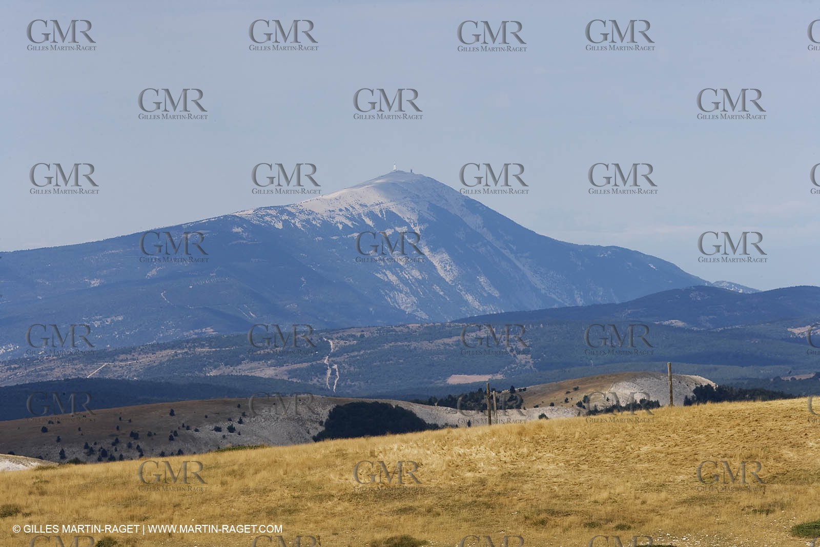 19 08 07 - Mont Ventoux (84, FRA) as seen from top of Mount Lure (04, FRA)