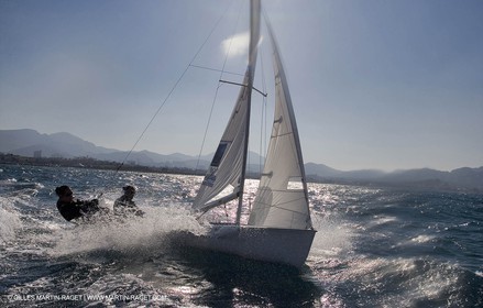 Ingrid Petit-Jean et Nadège Douroux - Dinghie - 470 - Training in hard wind conditions