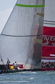 23 01 2009 - Auckland (NZL) - Louis Vuitton Pacific Series - BMW ORACLE Racing - Tuning up onboard Emirates Team New Zealand yacht