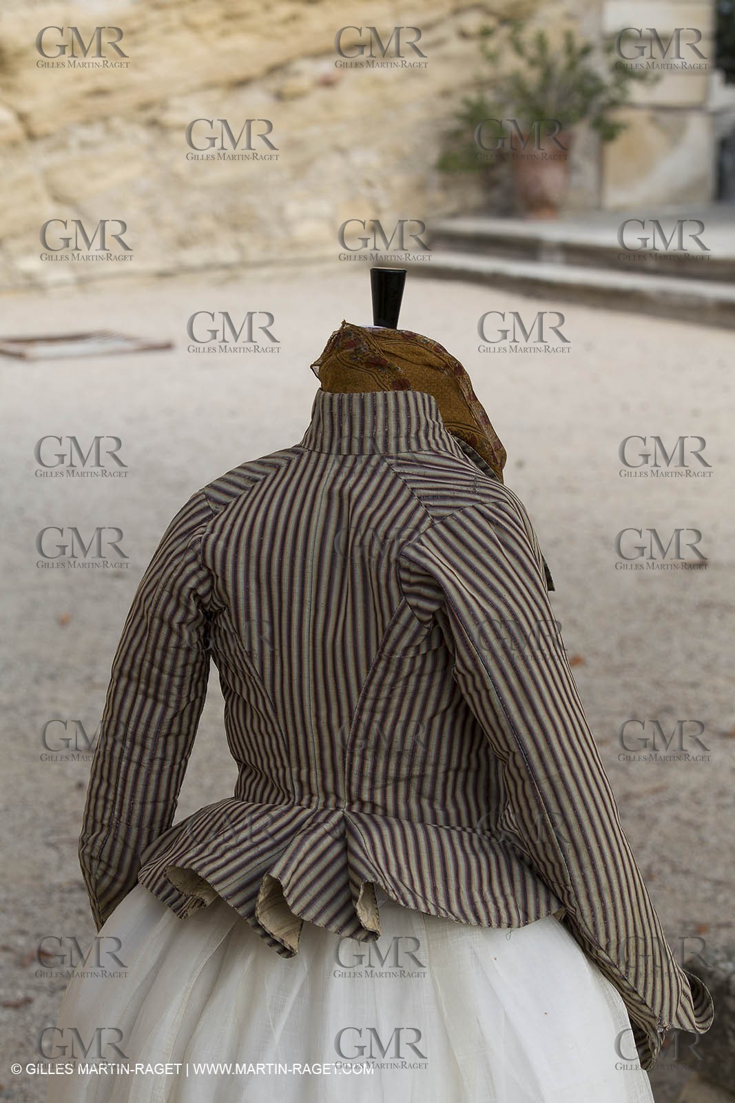 31 10 2013 - Ansouis (FRA,84) - Ansouis castle - Costumes of the exhibit Men costumes