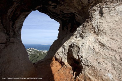 25 03 2009 - Marseille (FRA, 13) - Les Calanques - Massif de Marseilleveyre - La Roche Percée