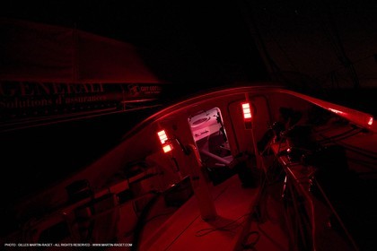 27 09 2008 - Lorient (FRA, 56) - A bord de Generali avec Yann Eliès - Préparation Vendée Globe 2008