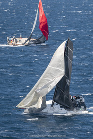 28 09 2022? Saint-Tropez,(FRA,83), Les Voiles de Saint-Tropez 2022 Régate N° 2 poup les modernes, navigation libre pour les grandes goélettes