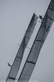 24 04 2007-Valencia (Spain)- 32nd America's Cup - Louis Vuitton Cup - RR1 - Day 9 - BMW ORACLE Racing - Vs Team Victory