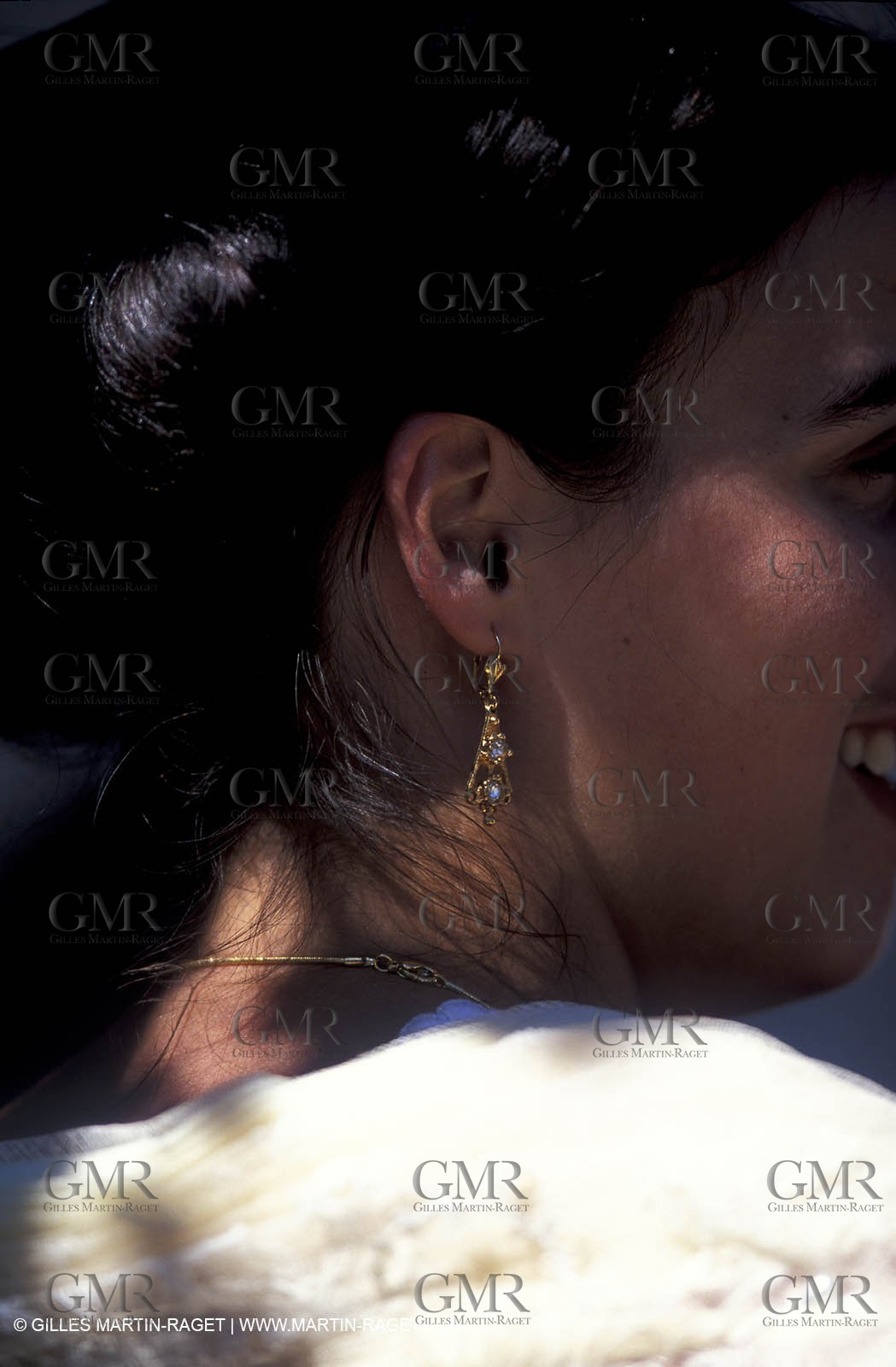 Women of Arles in traditional costume