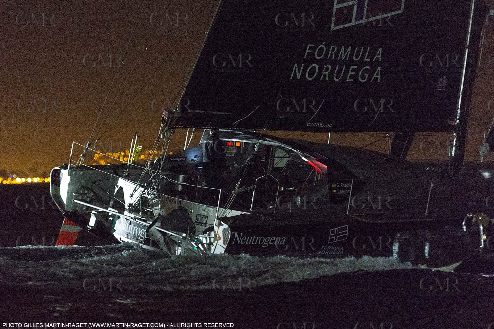 30 03 2015, Barcelona (ESP), Barcelona World Race 2014-15, Neutrogena (Guillermo Altadill, José Muñoz) arrival in 2nd place.