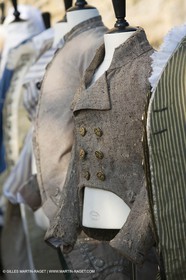 31 10 2013 - Ansouis (FRA,84) - Chateau d'Ansouis - Costumes de l'exposition Habits d'hommes