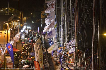 29 10 2010 - Saint Malo (FRA, 35) - Route du Rhum 2010 - Ambiances à Saint Malo avant le départ