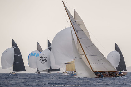 19 06 2024, Porquerolles Island (FRA), Championnat du monde des 12 m JI 2024, Race Day 1