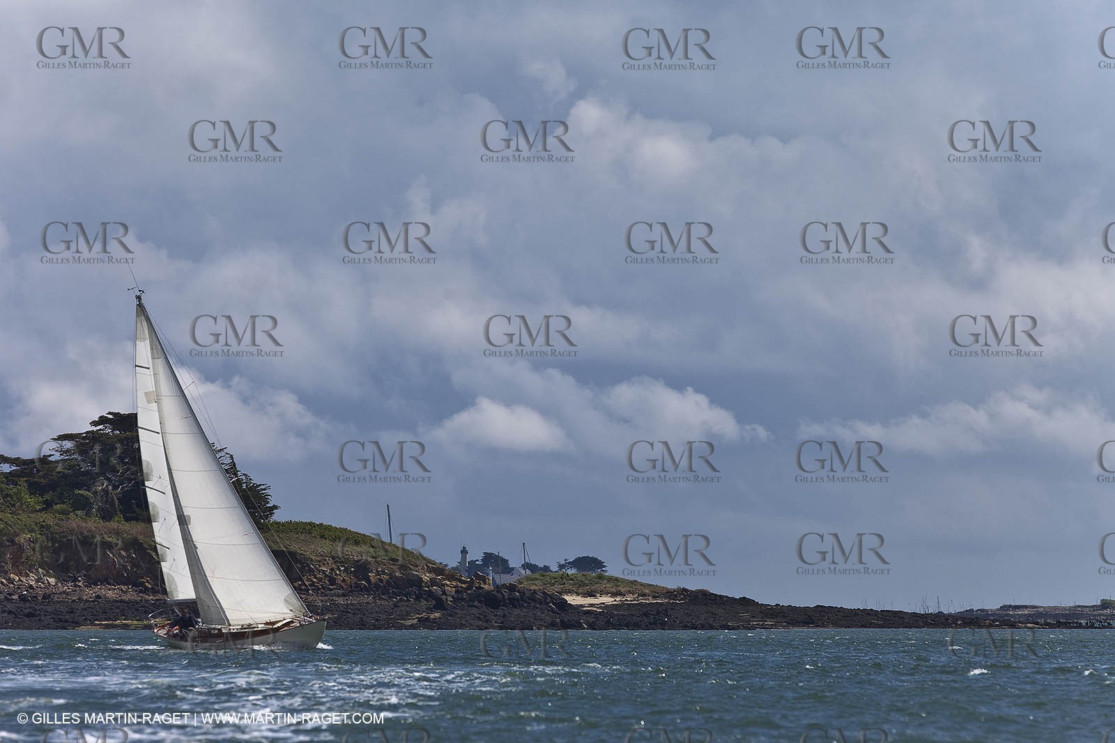 01-05-10 - Le Bono (FRA,56) - Regate Classique -Acteia II - Maica