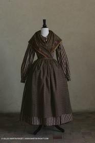 May 2004 - La Tour d'Aigues (FRA, 84) - Old costumes for women of the South exhibition