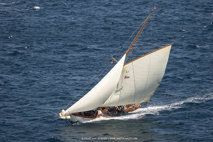 28 09 2022? Saint-Tropez,(FRA,83), Les Voiles de Saint-Tropez 2022 Régate N° 2 poup les modernes, navigation libre pour les grandes goélettes