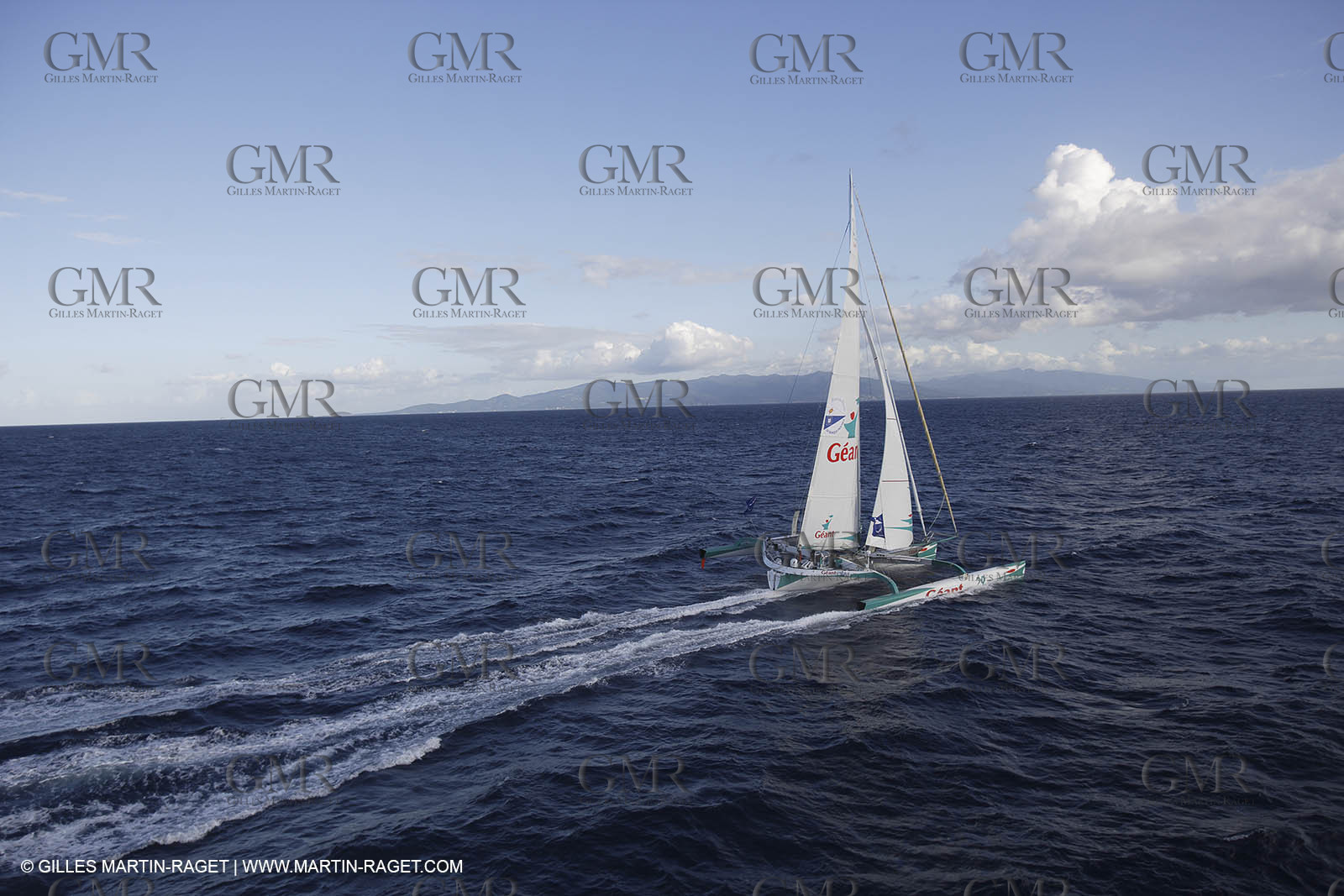 06 11 2006 - Pointe à Pitre Guadelupe (FRA) - Route du Rhum 2006 arrival Michel Desjoyeaux (Géant)