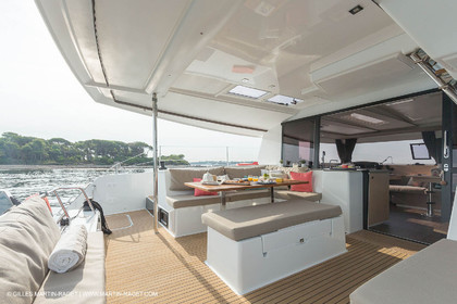 12 09 2016, Cannes (FRA,06), Chantier Fountaine-Pajot, Helia 44