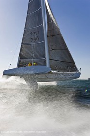 04 07 08 - Port Saint Louis du Rhône - L'Hydroptère à l' entrainement