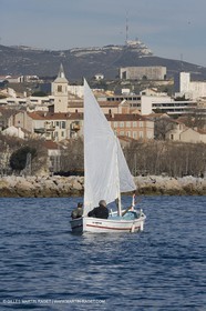 04 03 2007 - Marseilles (FRA) - La Nerthe off L'estaque (Marseille Neighorhood) - Dominique Pons