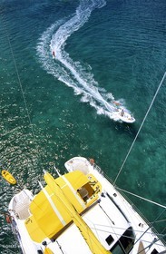 Multicoque au mouillage