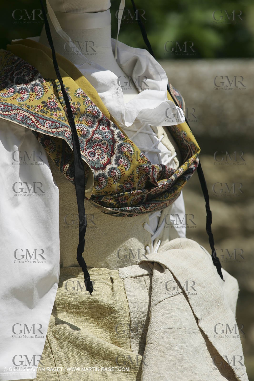 May 2004 - La Tour d'Aigues (FRA, 84) - Old costumes for women of the South exhibition