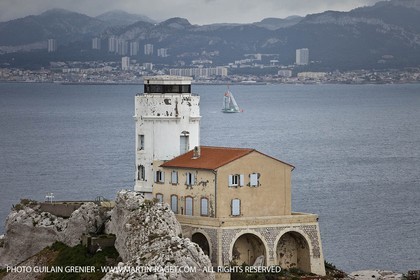 14 05 09 - Marseille - Record de la Méditerranée - Groupama 3 - Franck Cammas - G class - Départ de Marseille pour Carthage