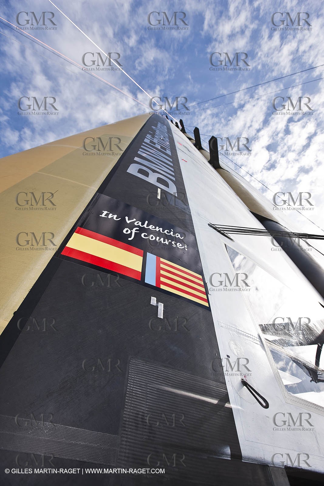 06 02 2010 - Valencia (ESP) - 33rd America's Cup - BMW ORACLE Racing - Day off 1 - Getting the yacht ready