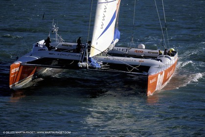 Kingfisher II - Jules Verne Trophy 2002 start - Brest