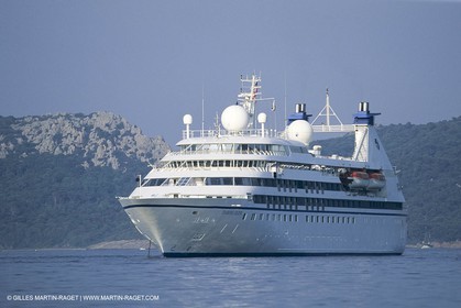 Paquebots, liners, cruise ships