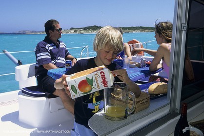 Sailing, cruising, children onboard