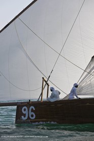 20 11 2010 - Dubai (UAE) - Dubai Louis Vuitton Trophy - Traditionnal dhow races for competing teams