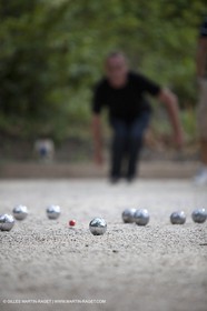 04 09 2010 - Saint Rémy de Provence (FRA,13) -Une pPartie de pétanque