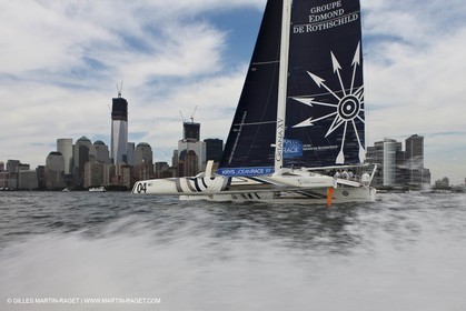 05 07 2012 - New York (USA) - Ocean Krys Race - Speed runs in fornt of NY city