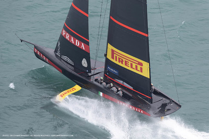 10 12 2020 - Auckland (NZL) - 36th America's Cup - Practice Sessions - Day 2 -Luna Rossa Prada Pirelli Team