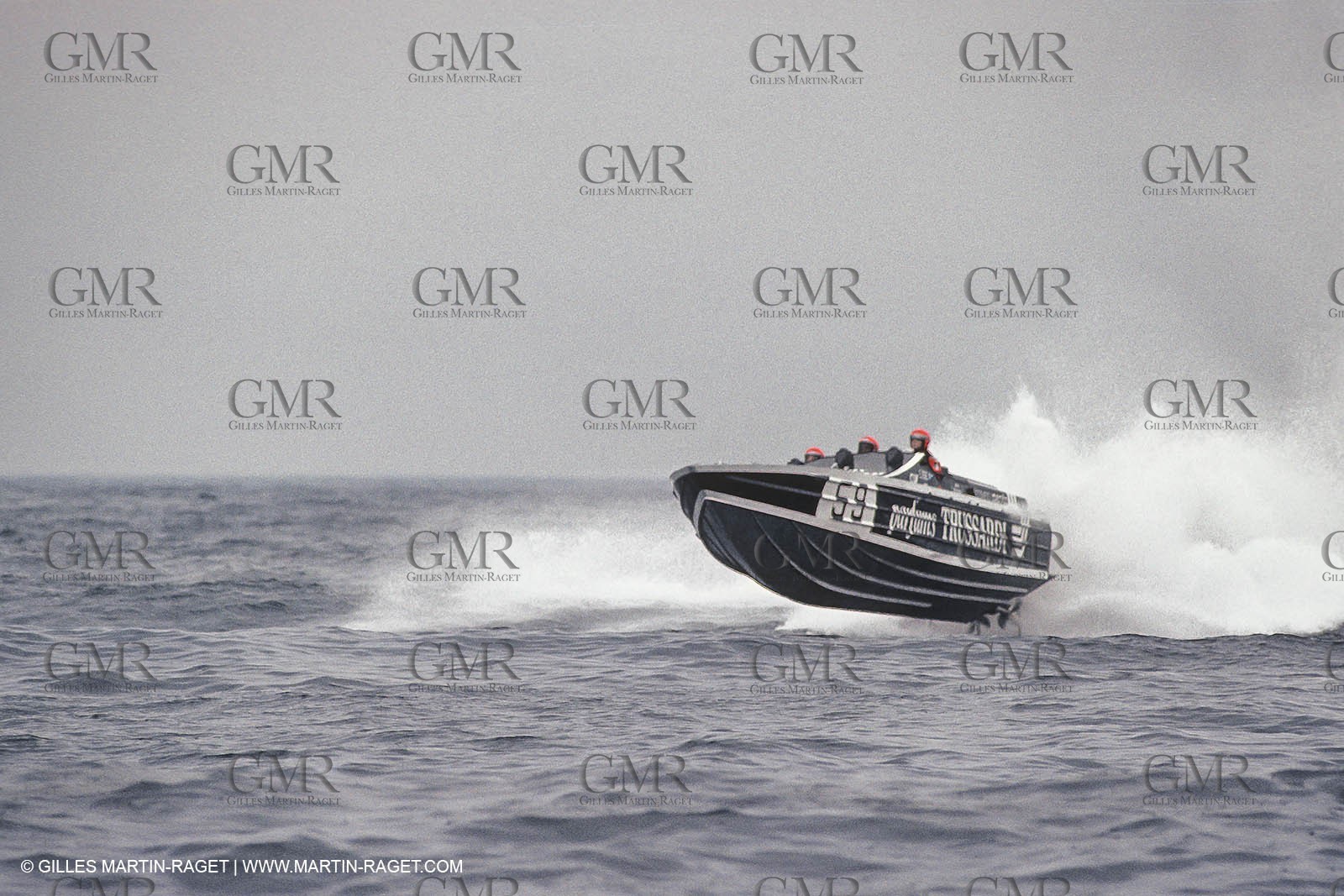 Powerboating, offshore racing