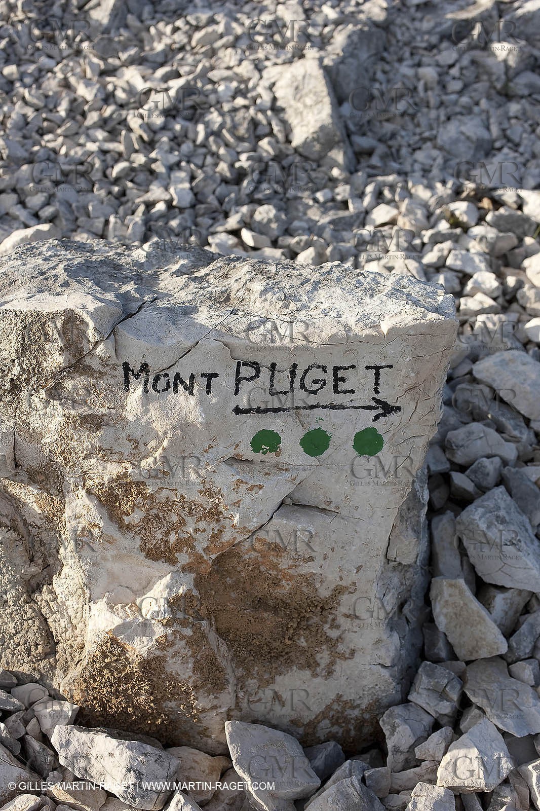 30 04 2009 - Marseille (FRA, 13) - Les Calanques - At the summit of Mount Puget
