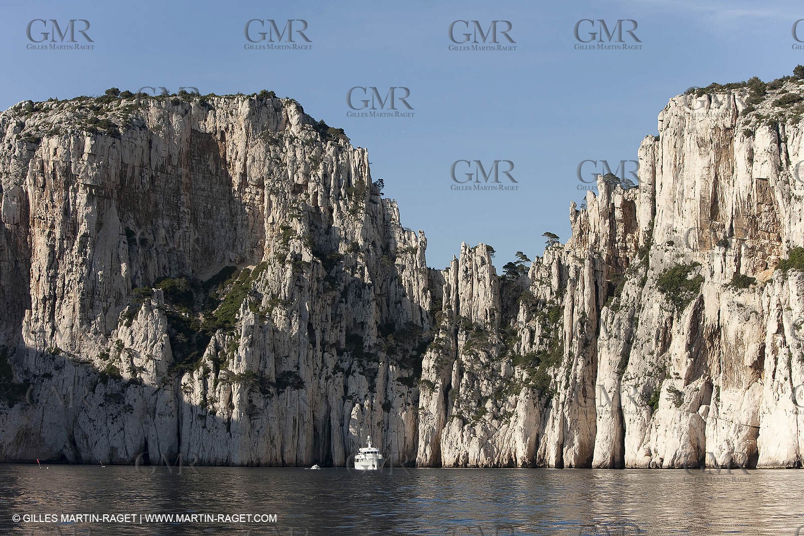 06 05 2009 - Marseille (FRA, 13) - Les Calanques - Au pied des falaises de Castelviel