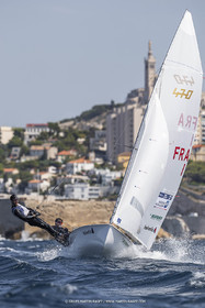 16 09 2022, Marseille (FRA), 470 Class, Paris 2024 Olympic Games, Sailing, 470 mixed dinghy, trainings, Camille Lecointre Jeremie Mion (FRA)