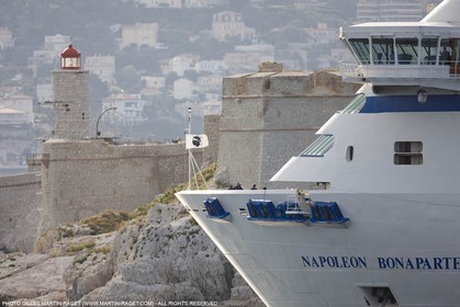20 06 2008 - Marseille (FRA, 13) - Cruising among the local islands and creeks