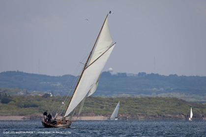 19 05 2010 -  Lanveoc Poulmic (FRA,29) - French Navy School Grand Prix - Pen Duick