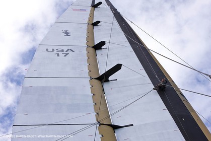 08 02 2010 - Valencia (ESP) - 33rd America's Cup - BMW ORACLE Racing - Day off 1 - Getting the yacht ready