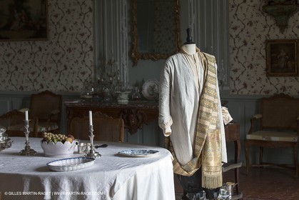 31 10 2013 - Ansouis (FRA,84) - Ansouis castle - Costumes of the exhibit Men costumes