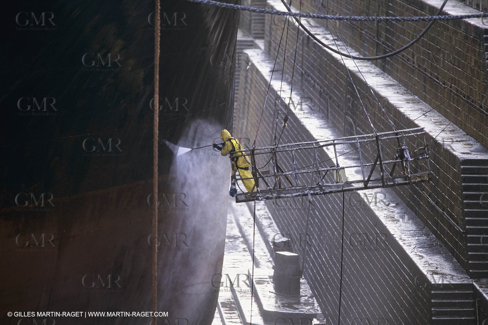 Monde maritime, opérations porturaires, ports, manoeuvres, marine world, harbour operations, maritime shipping,