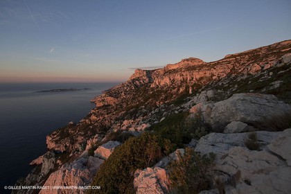 Décembre 2009 - Marseille (FRA) - Les Calanques - Massif de la Melette depuis le col de Cortiou