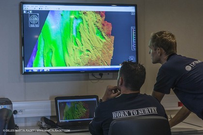 11 09 2014 - la Ciotat (FRA,13) - onboar Al Azzizi, oceanographic research ship buit by H2X boat yard, measure devices manipuation