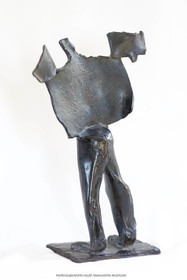 06 03 2016, Marseille, (FRA,13), Oeuvre de Germaine Richier, Homme de la nuit n°1 1954, Bronze patiné foncé, Numéroté 8 8, Fondeur L. Thinot, Paris, 27,5 x 20,4 x 9 cm, Collection particulière