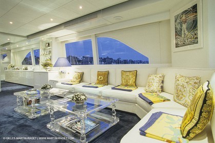 Powerboating, super Yachts