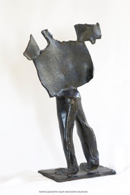 06 03 2016, Marseille, (FRA,13), Oeuvre de Germaine Richier, Homme de la nuit n°1 1954, Bronze patiné foncé, Numéroté 8 8, Fondeur L. Thinot, Paris, 27,5 x 20,4 x 9 cm, Collection particulière