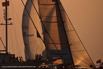21 11 2010 - Dubai (UAE) - Dubai Louis Vuitton Trophy - Round 2 -  BMW ORACLE Racing