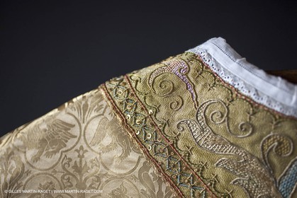 04 02 2013 - Marseille(FRA,13), Notre Dame de la Garde, Vêtements liturgiques