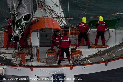 14 05 09 - Marseille - Record de la Méditerranée - Groupama 3 - Franck Cammas - G class - Départ de Marseille pour Carthage