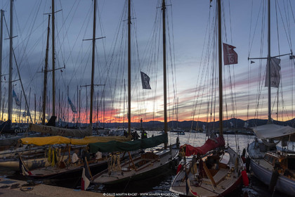 25 09 2022, Saint-Tropez (FRA,83), Voiles de Saint-Tropez 2022, ouverture du village, inscriptions et entraînements